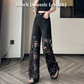 💜 LAATSTE DAG ACTIE - 50% KORTING 💜 Damesbroek met opvallende strass-steentjesprint en open details